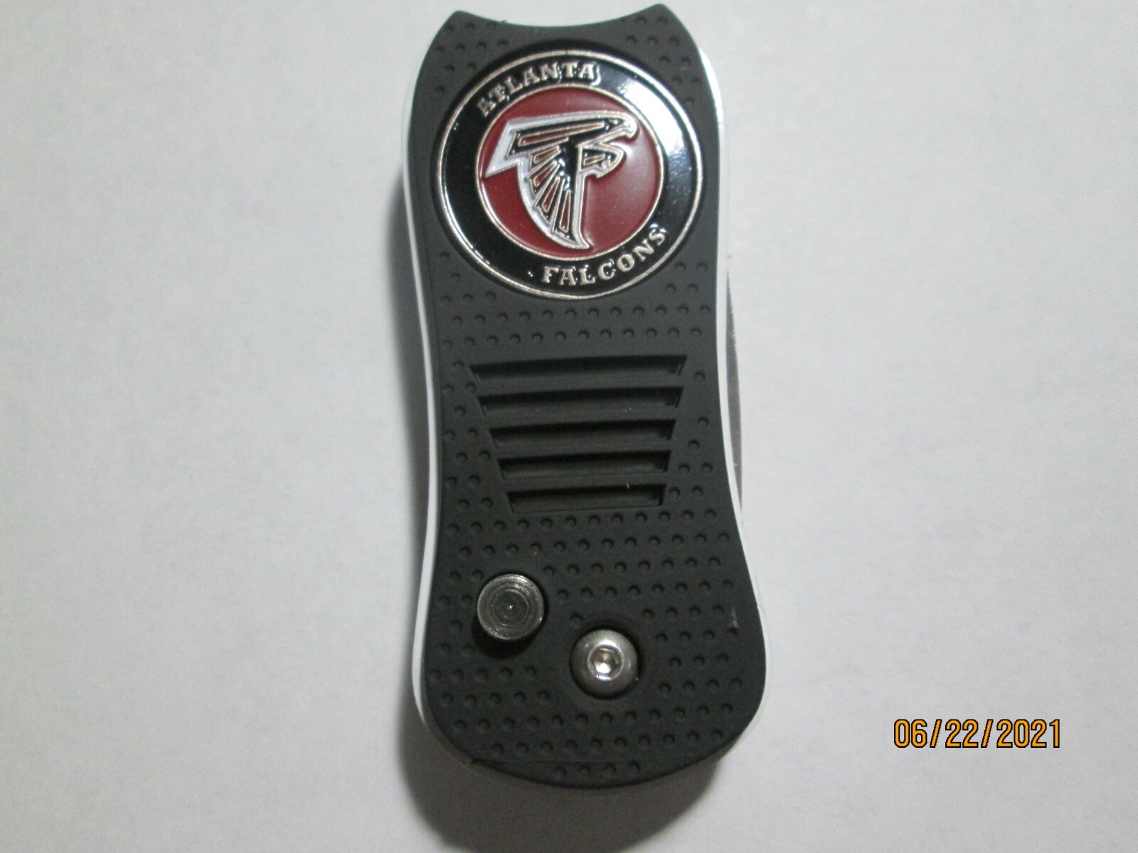 Atlanta Falcons 2 Sided Golf Ball Marker with Switchfix Switchblade Divot Tool