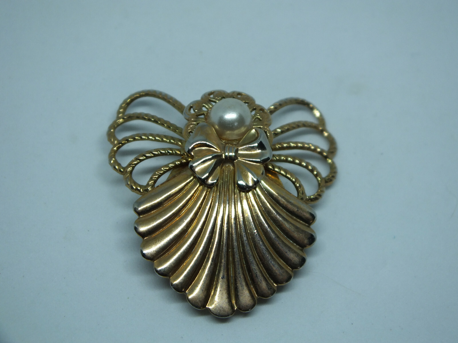 Beautiful Brooch Pin Angel Gold Tone Faux Pearl 1 1/2" NICE