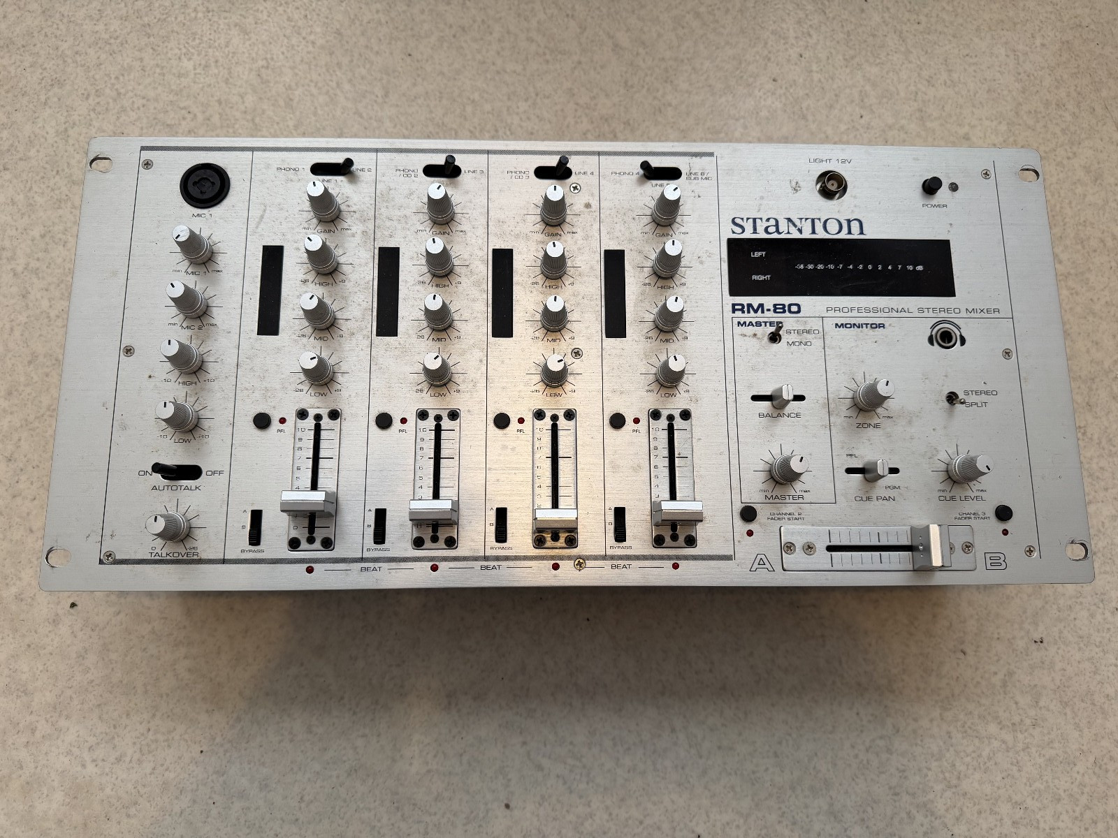 STANTON RM-80 Professional Stereo 4-Channel DJ Mixer
