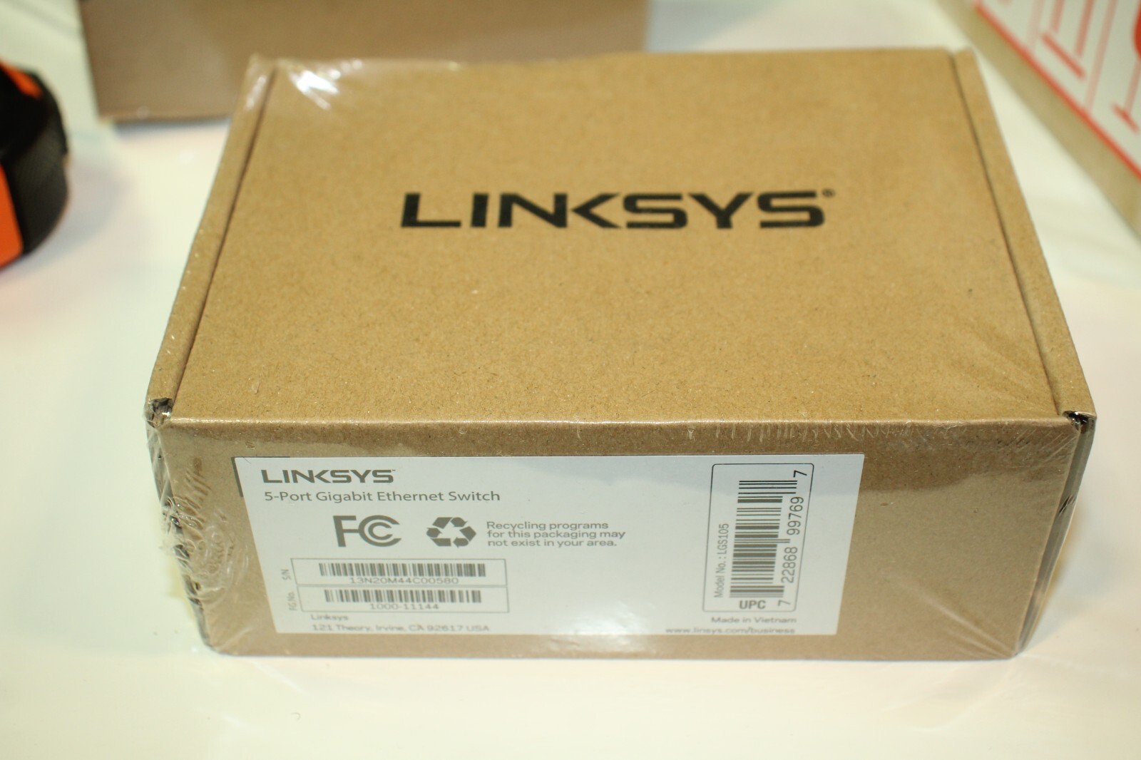 NEW Linksys 5-Port Gigabit Ethernet Switch LGS105