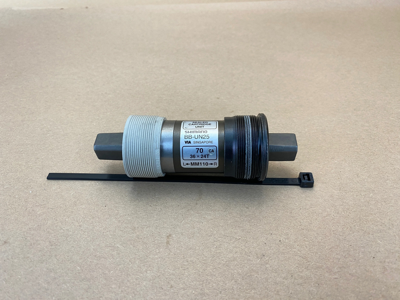 Shimano UN-25 Italian Bottom Bracket - 36 x 24 110