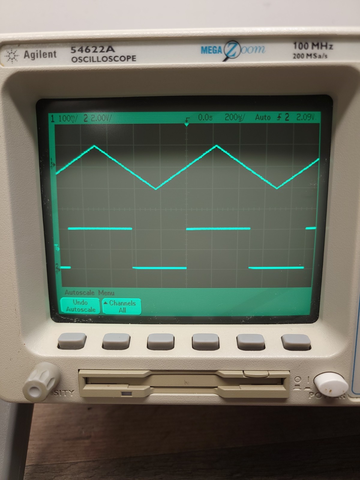 54622A Agilent 100 MHz 2 Channel Digital Oscilloscope w/ N2757A GPIB