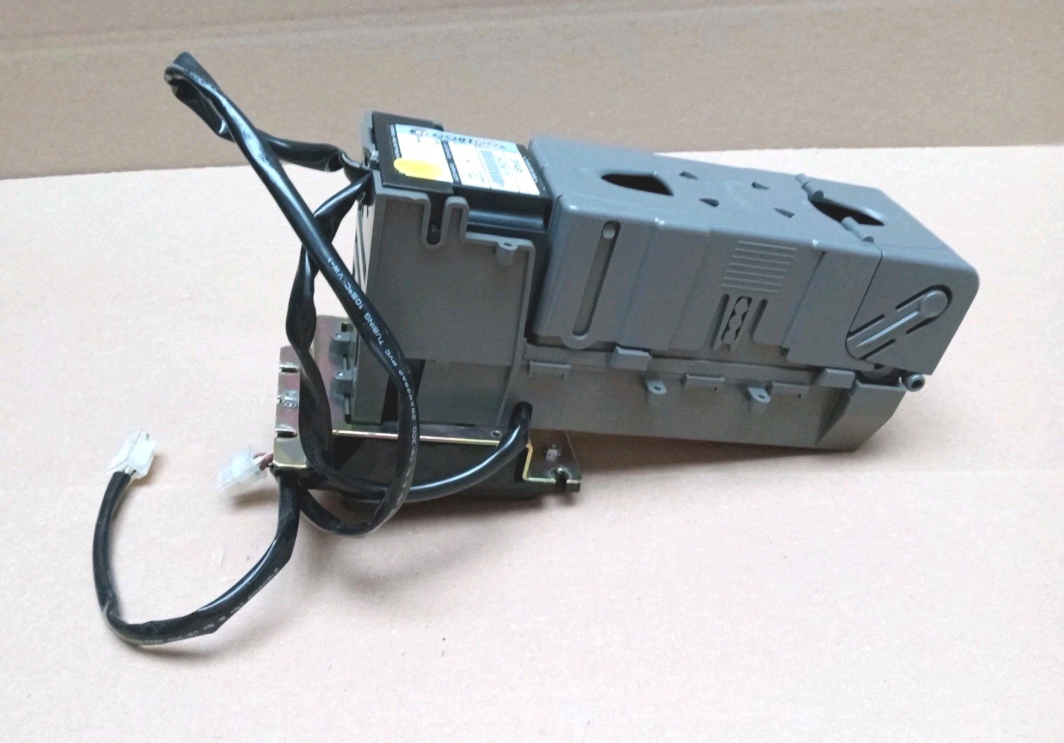 Coinco BP4SX Bill Acceptor, MDB, $1 $5 $10 $20 Validator