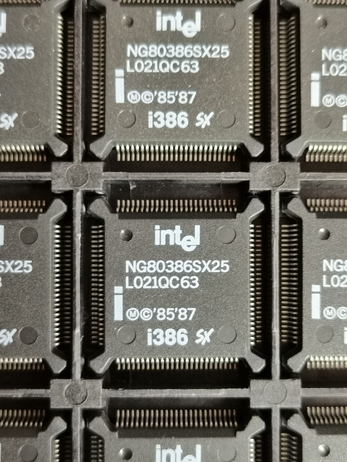 New NG80386SX25 32-Bit 25MHZ Microprocessor PQFP100 x 1pc