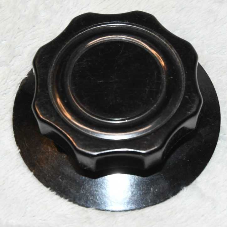 NOS Dakaware 3" Knob With Skirt & 1/4" Shaft Opening Buy It Now Is For One Knob