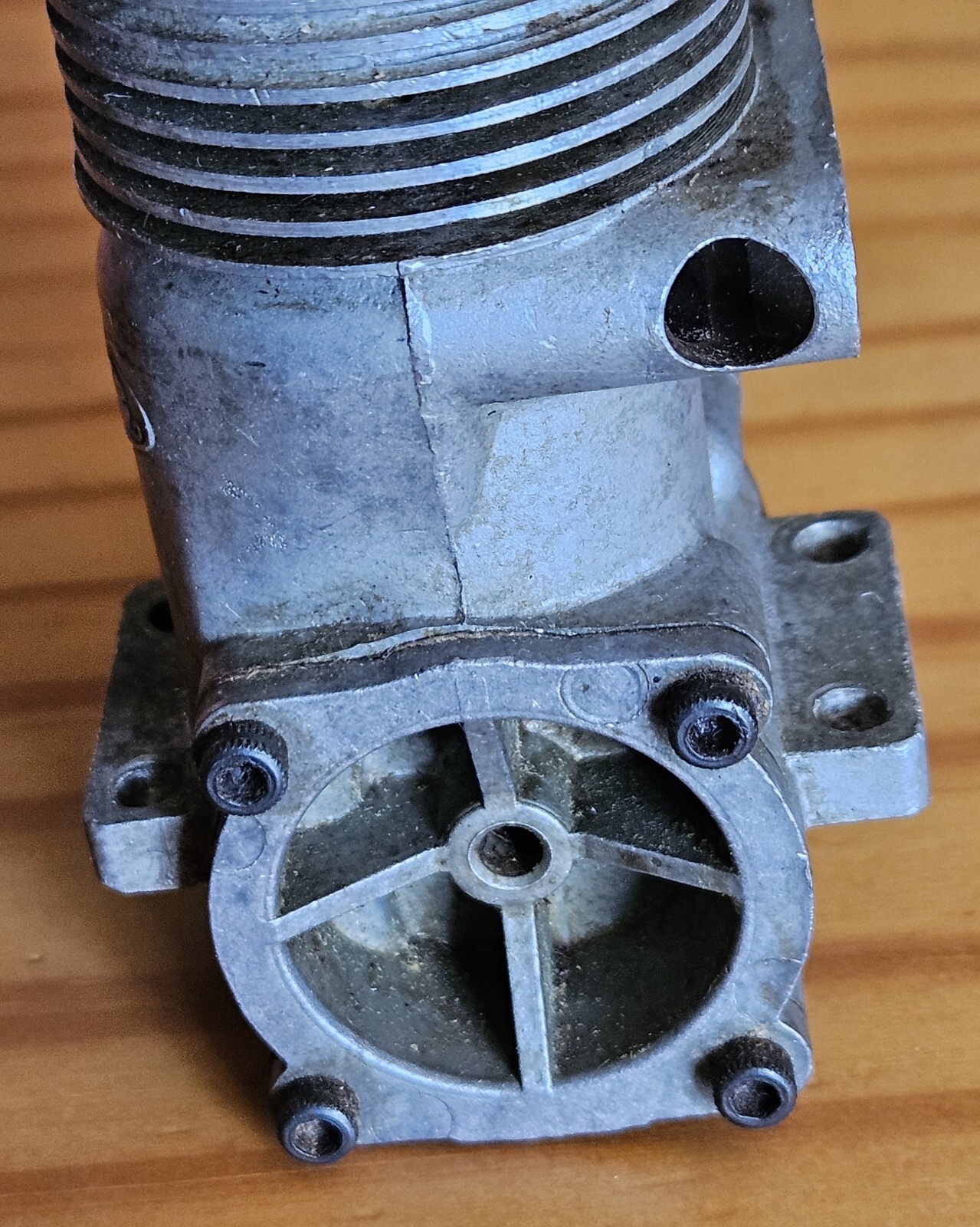 VINTAGE K&B 40 RC CL SEIZED ENGINE WITH BOX FROM ANOTHER MODEL AS IS GS18
