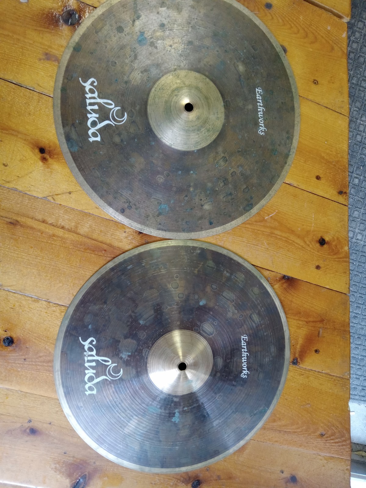 Saluda Earthworks 15"  Pair (P03065895) No Issues Strait