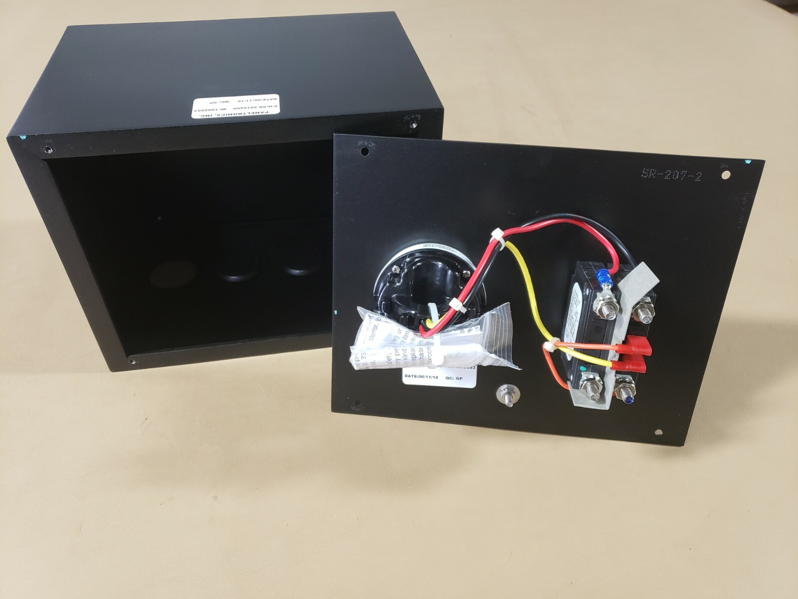 PANELTRONICS 240VAC - 60HZ SHORE POWER BREAKER/ELECTRICAL PANEL
