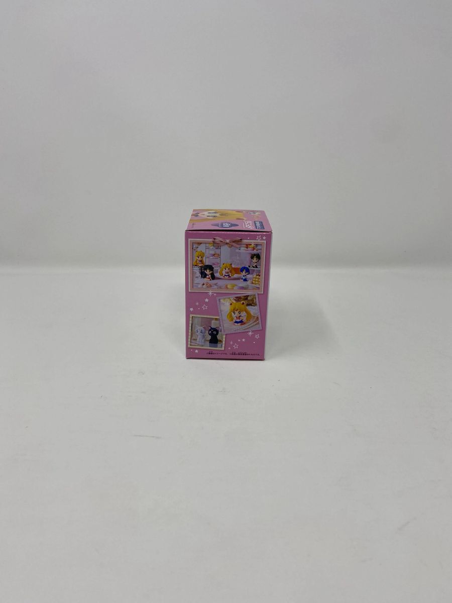 *NEW* BLIND BOX Relaxing Mascot Sailor Moon