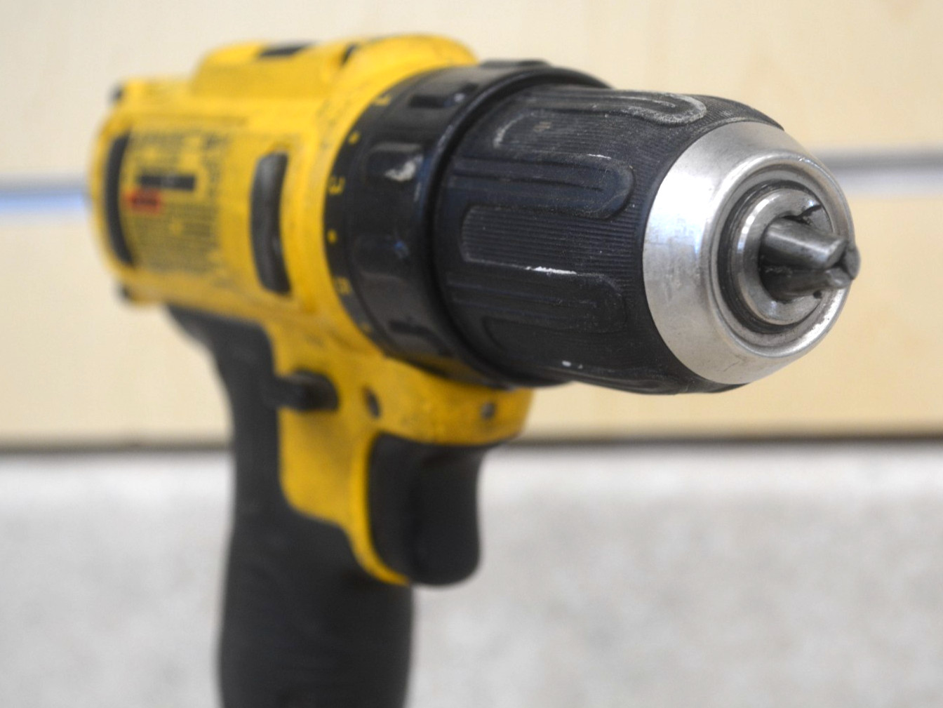 DeWALT 12V 3/8" Cordless Drill/Driver DCD710 *Pre-owned* FREE SHIPPING