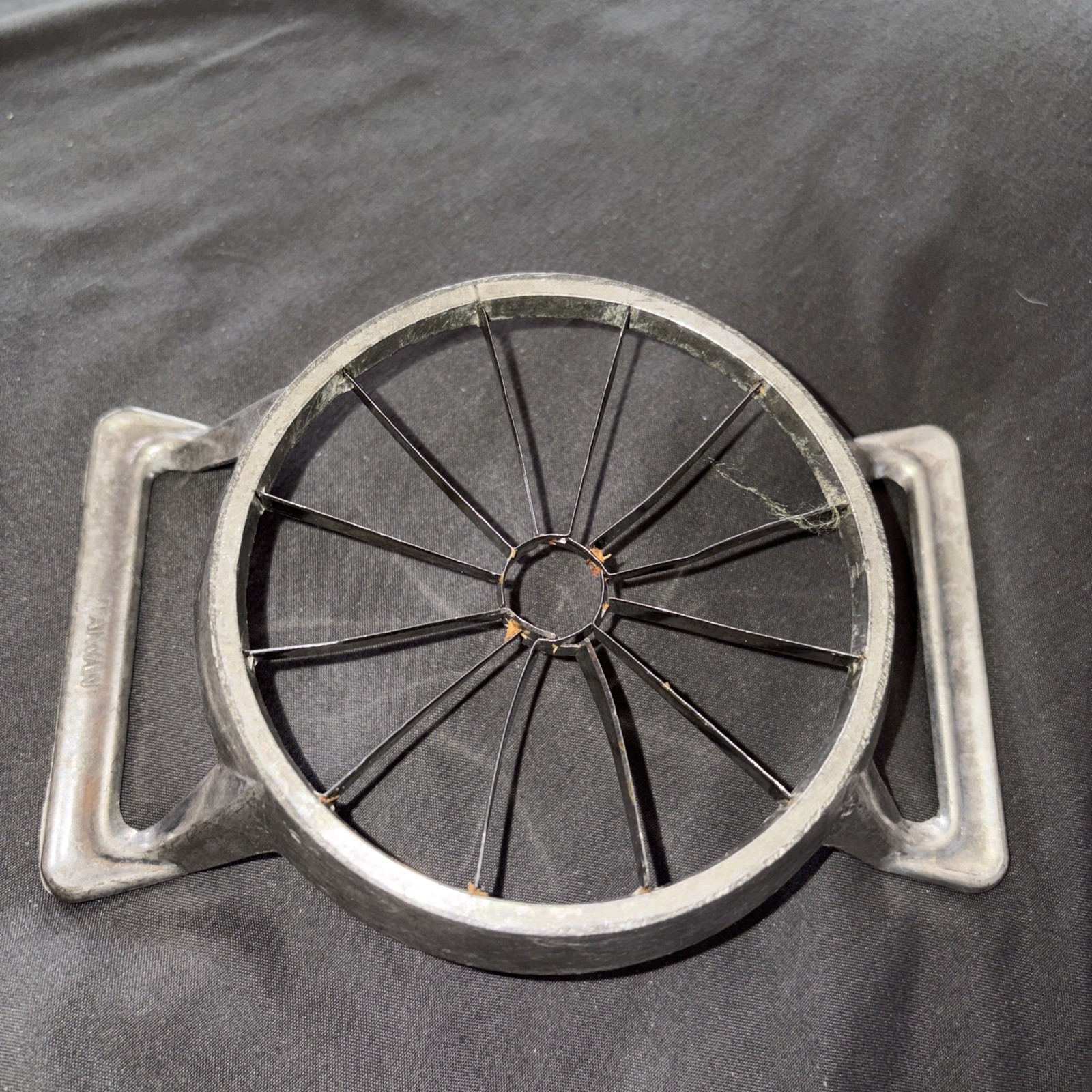 Vintage Fruit Slicer Corer Made In Taiwan