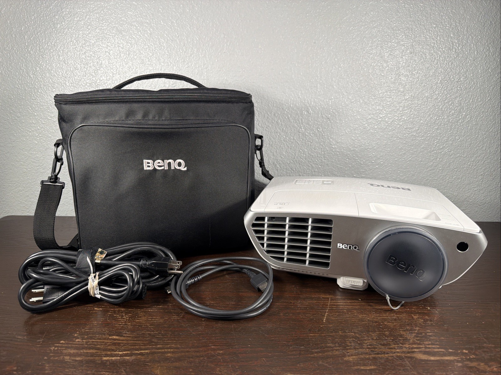 BenQ W1060 DLP Projector - 1920x1080 Resolution With Carry Bag (No Remote)