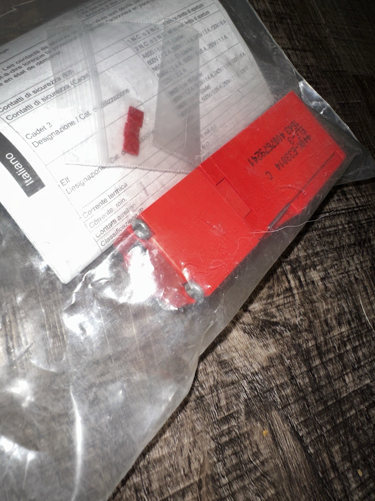 NEW- Allen-Bradley 440K-E33014 Safety Interlock Switch - Tongue Switch - Elf