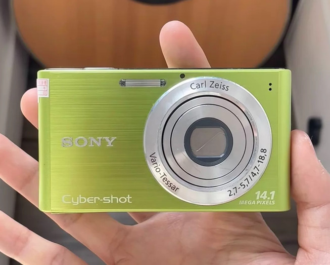 SONY DSC-W320 Digital Camera Cyber-shot 14.10 MP 3.0 x Zoom 85% new 2.7" English