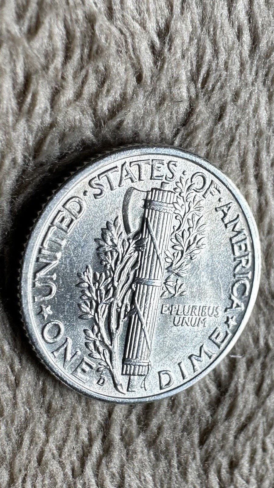 1941 D Mercury Dime Circulated 90% SILVER Denver Mint NICE SPLIT BANDS