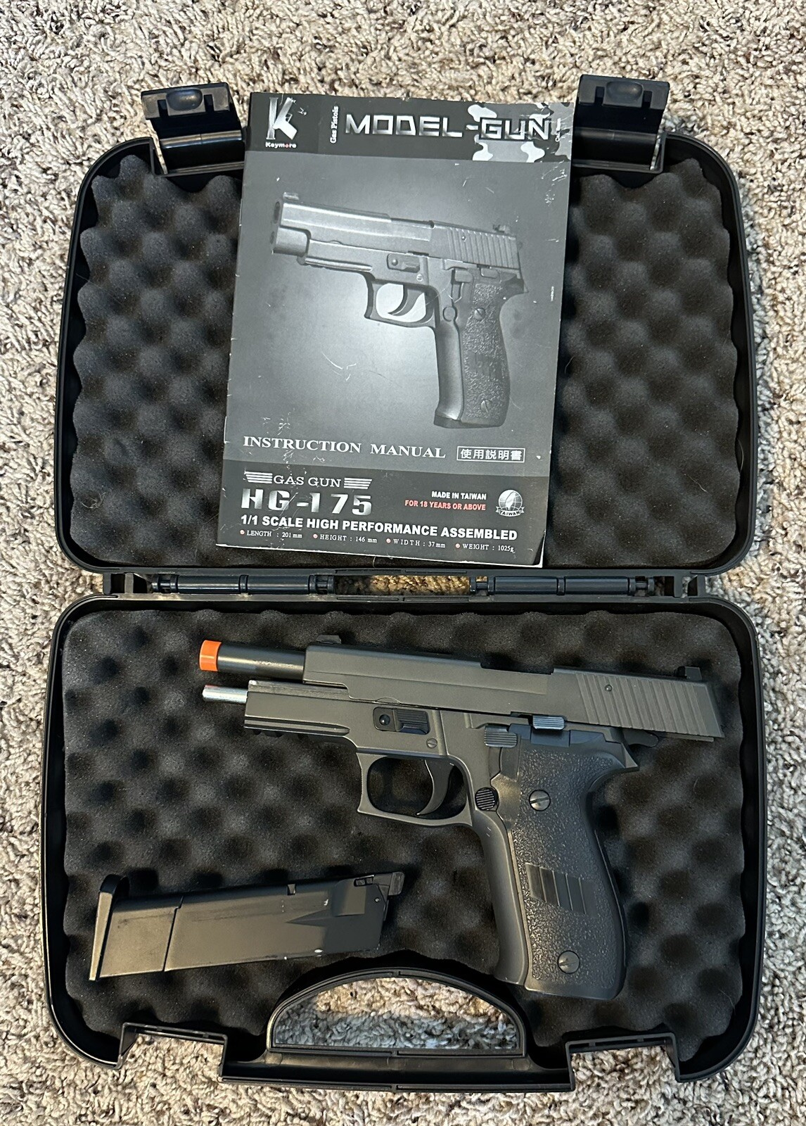 airsoft gun