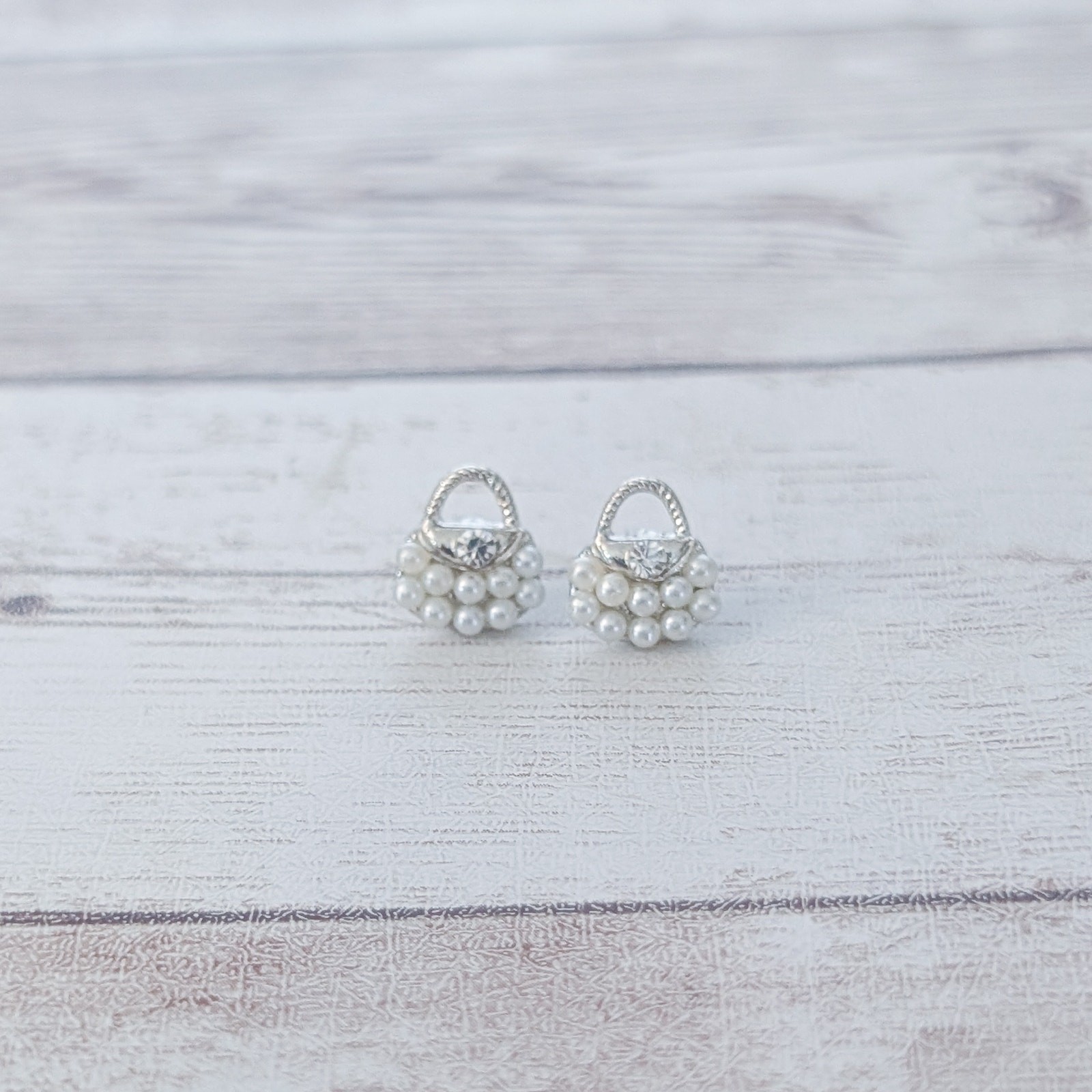 Vintage Stud Earrings Dainty Faux Pearl Purse