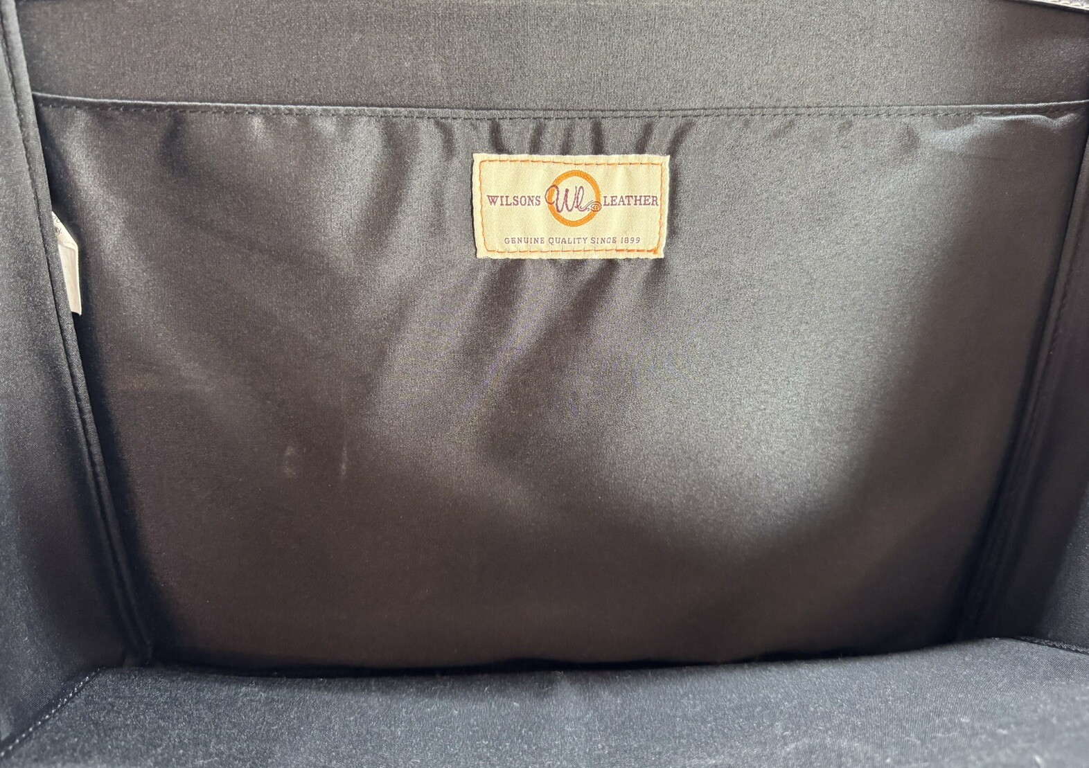 Wilson’s Leather Black Computer Messenger Bag Front Zippers Strap