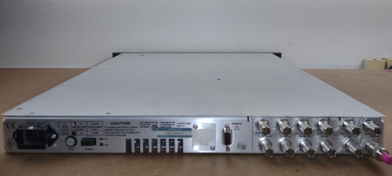 Tektronix SPG-271 (PAL SYNC GENERATOR)