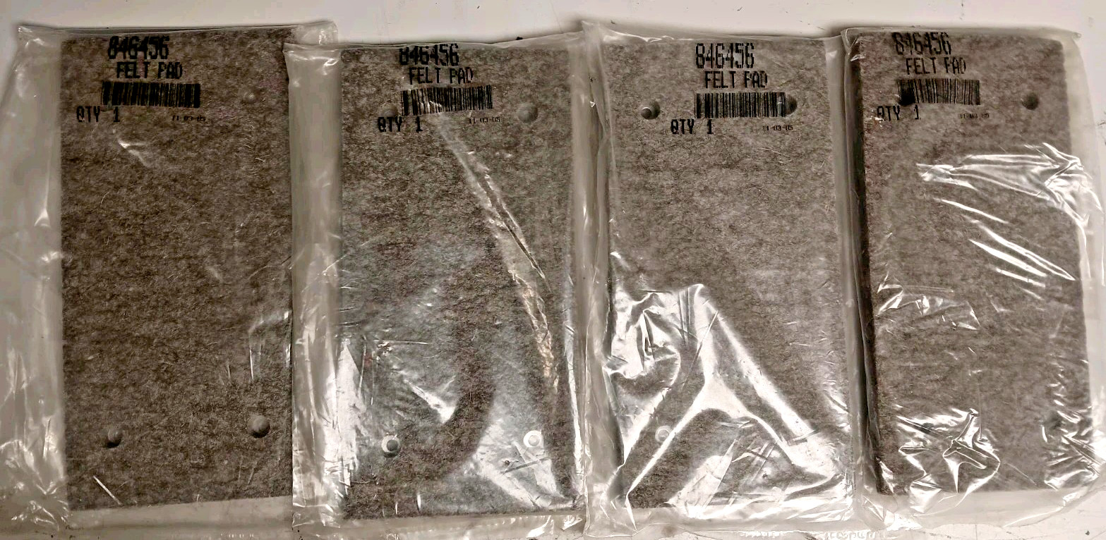 Set of 4 - Felt Pad with Metal Backing 846456