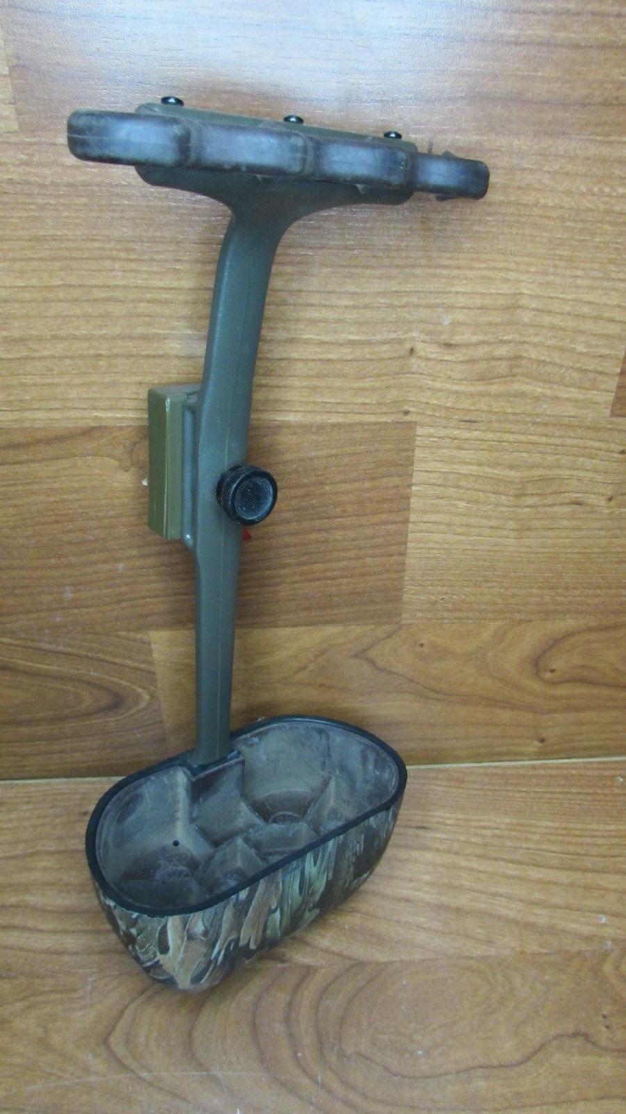 Kwikee Kwiver Mechanical Quick-Release Camouflage Quiver - Artic 2
