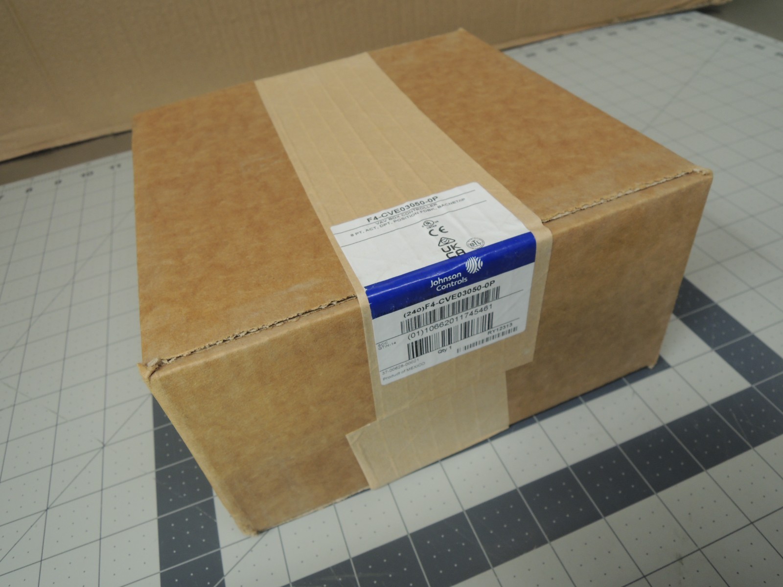 Johnson Controls F4-CVE03050-0P VAV Box Controller w/ Actuator & DPT Sensor