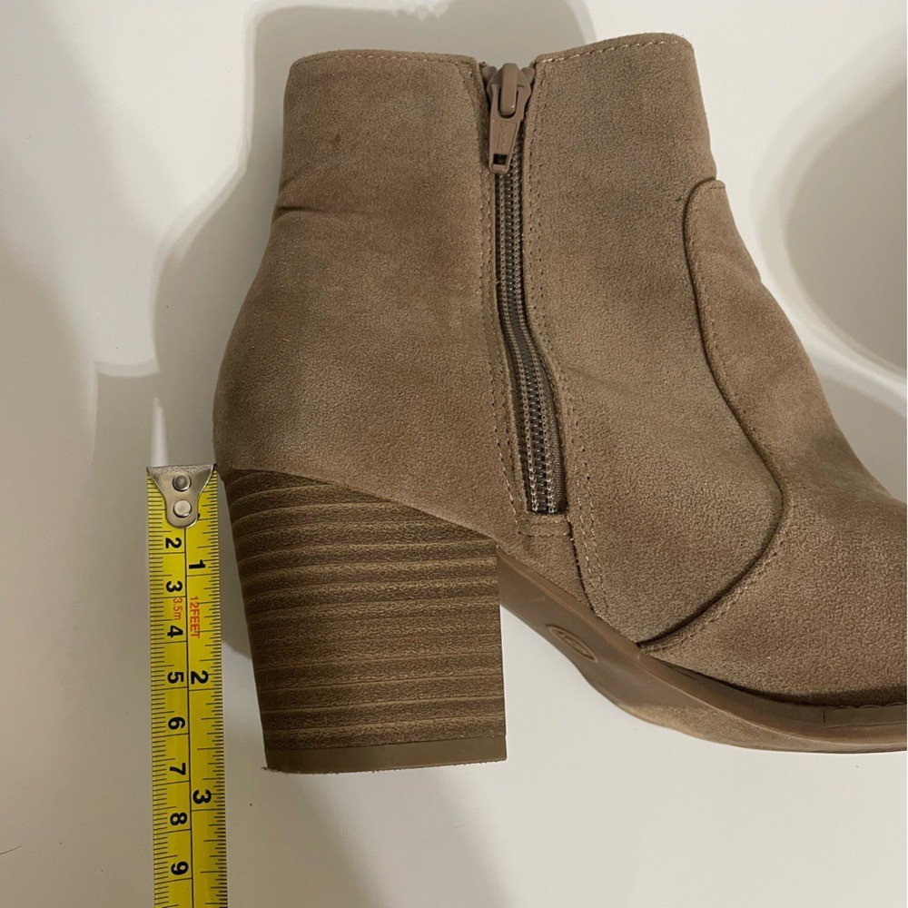 Universal Thread Tan Suede Heeled Booties size 6