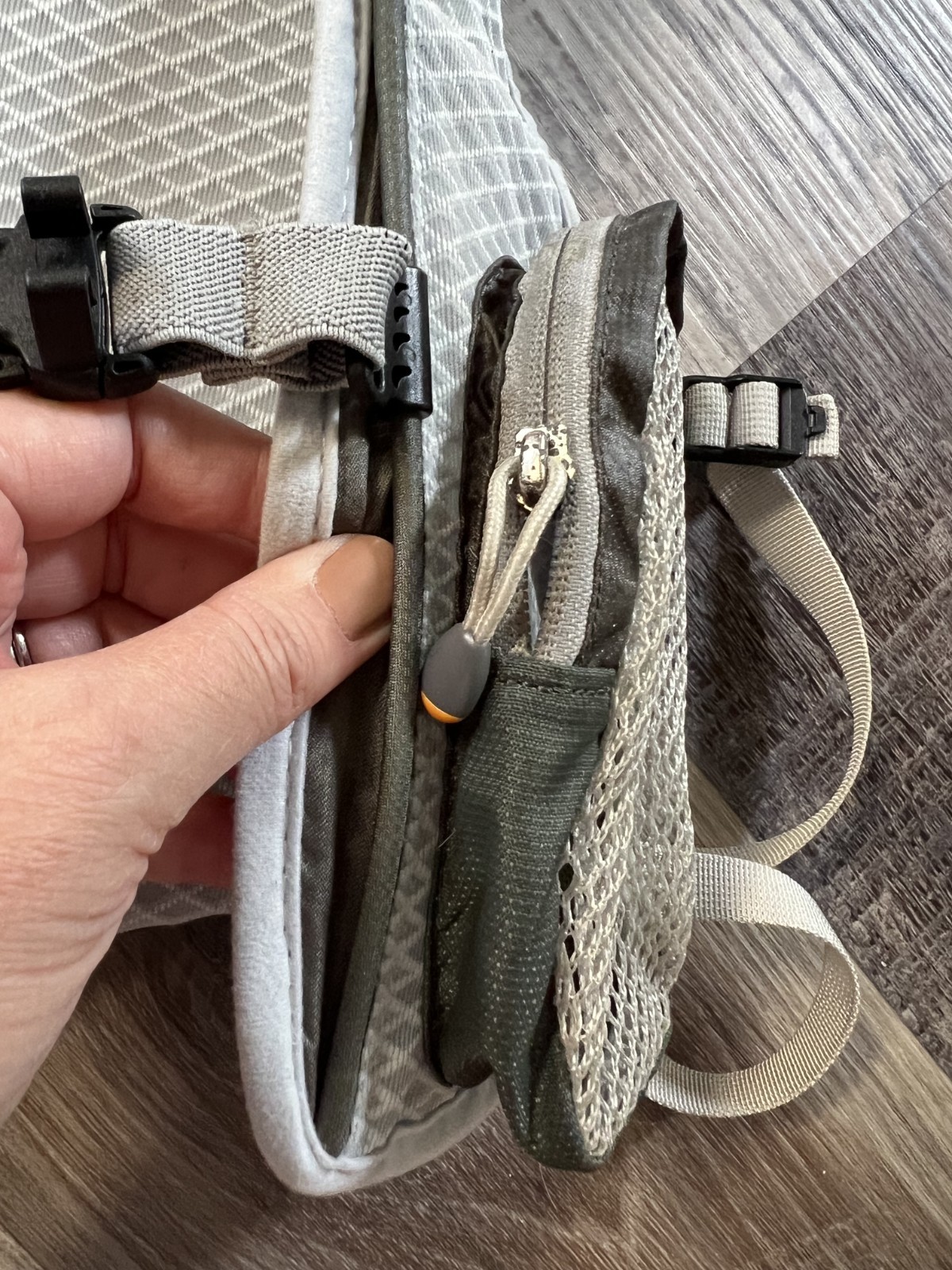 Nathan HPL 008 Race Vest Magda 1.5L Hydration Backpack Gray
