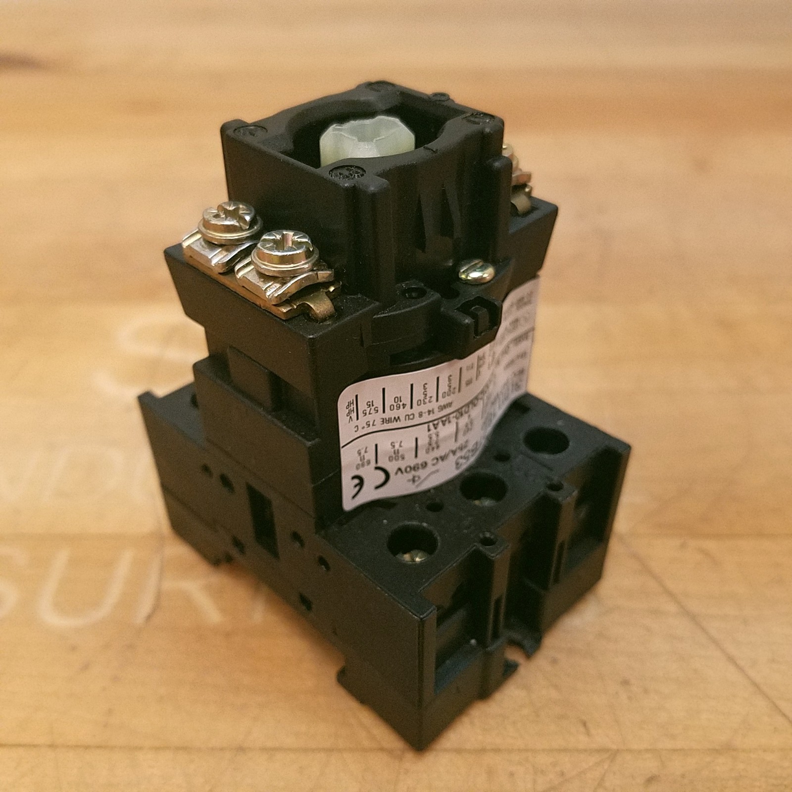 Siemens 3LD1118-OTB53 Disconnect Switch 25a-690v - NEW