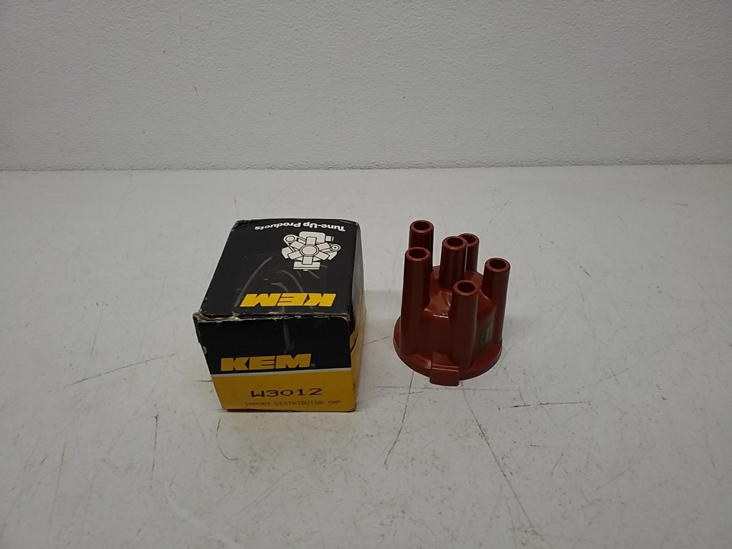 Kem W3012 Ignition Distributor Cap – Durable Reliable Engine Performance