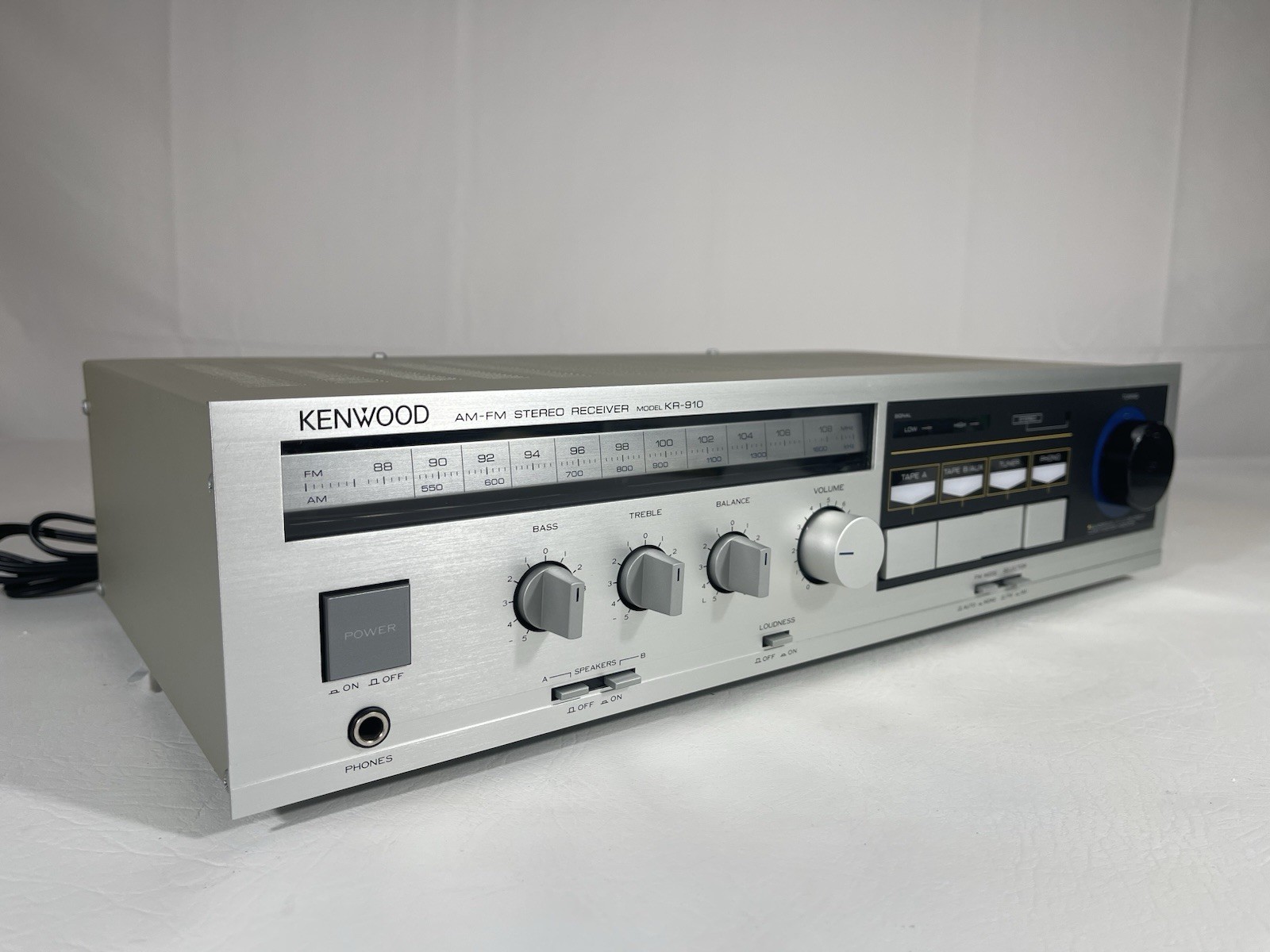 Kenwood KR-910 Receiver AM/FM PHONO Stereo Amplifier Silver Clean, Working Nice!