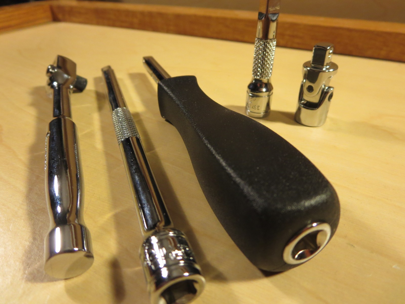 MATCO SILVER EAGLE 1/4" DRIVE 5-PC Ratchet ,extensions , spinner and universal