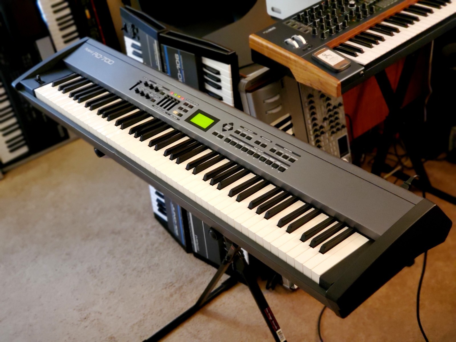 MUST SEE!!! ROLAND RD700 STAGE PIANO FULLY INSPECTED SERVICED IN AMAZING SHAPE!!