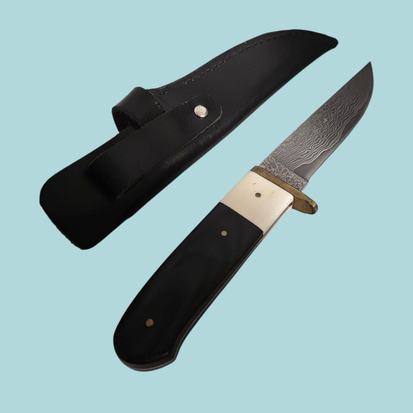 Ferro & Crome Hunting Knife - Damascus Blade - With Case