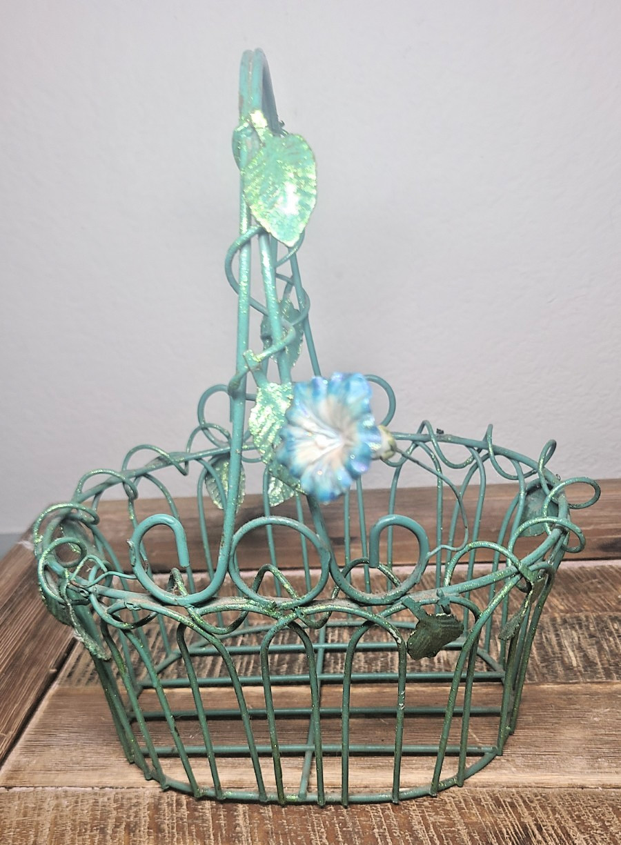Intricate Green Metal Decorative Basket w Flower Leaves Vines 9.5"x8"x6"