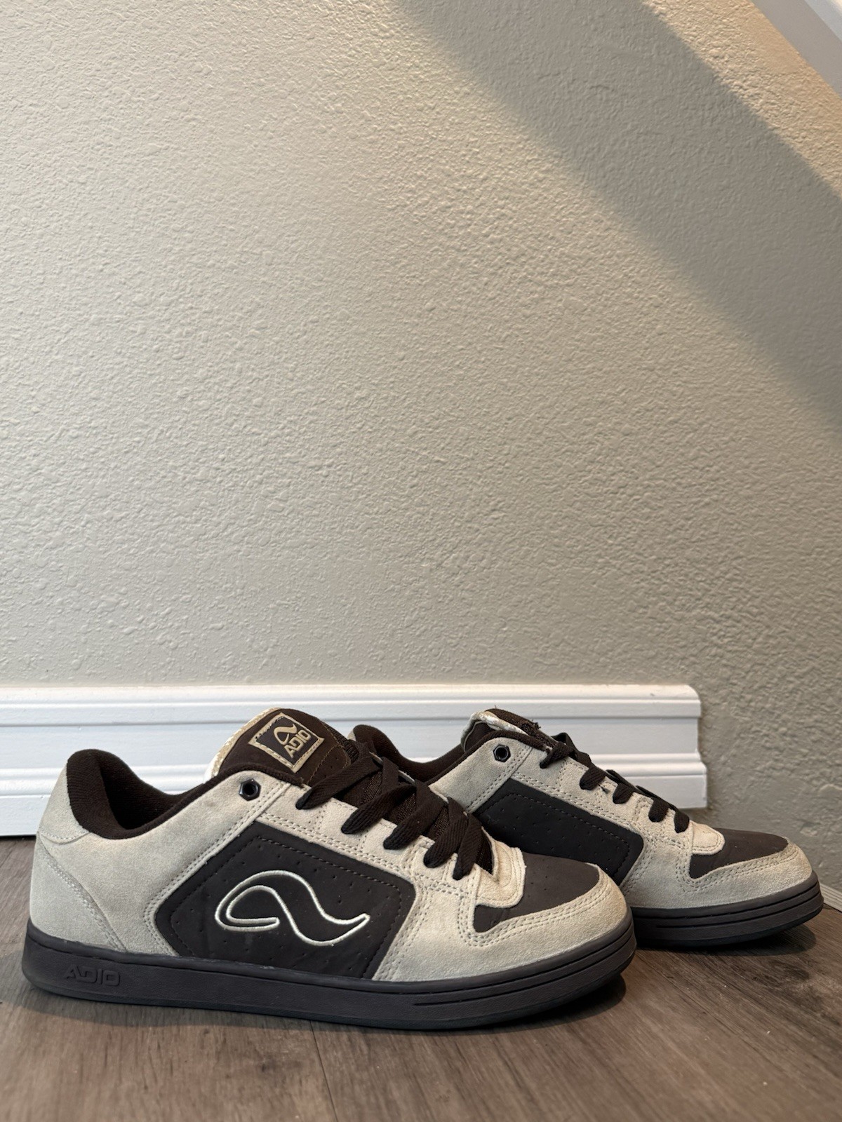 Adio Shoes Suede/Leather Brown/Tan/Black Skateboarding Shoes US Size 9.5