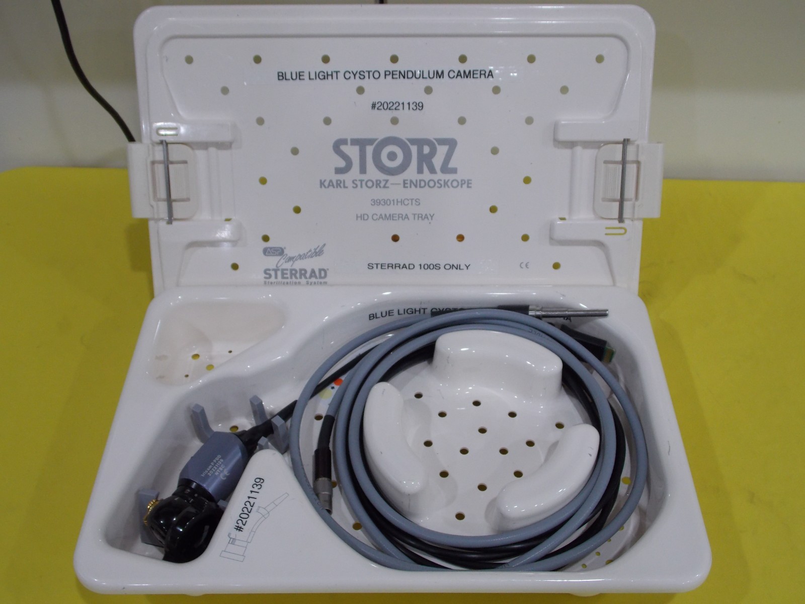 Storz PDD CYSTOSCOPY Tricam 20221139/495FS vs Storz Image 1/Telecam