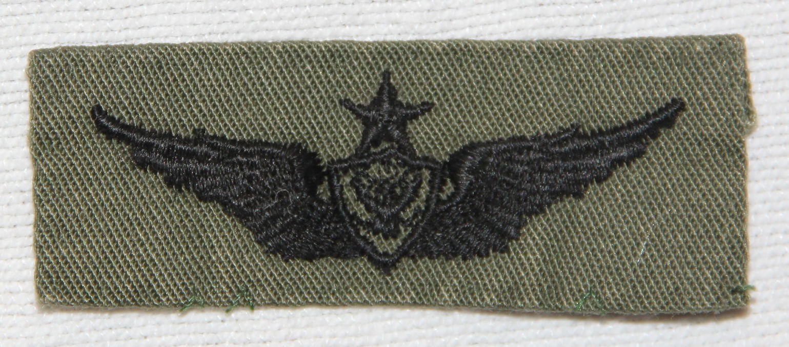 ORIGINAL VIETNAM ERA ARMY SENIOR AIRCREW CLOTH WING BADGE