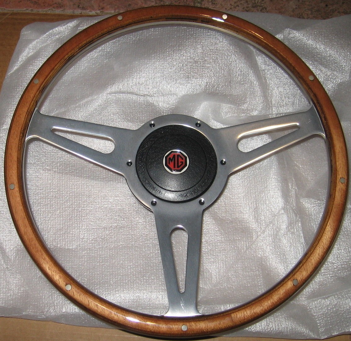 New 14" Laminated Riveted Wood Steering Wheel and Adaptor for MGA 1955-1962