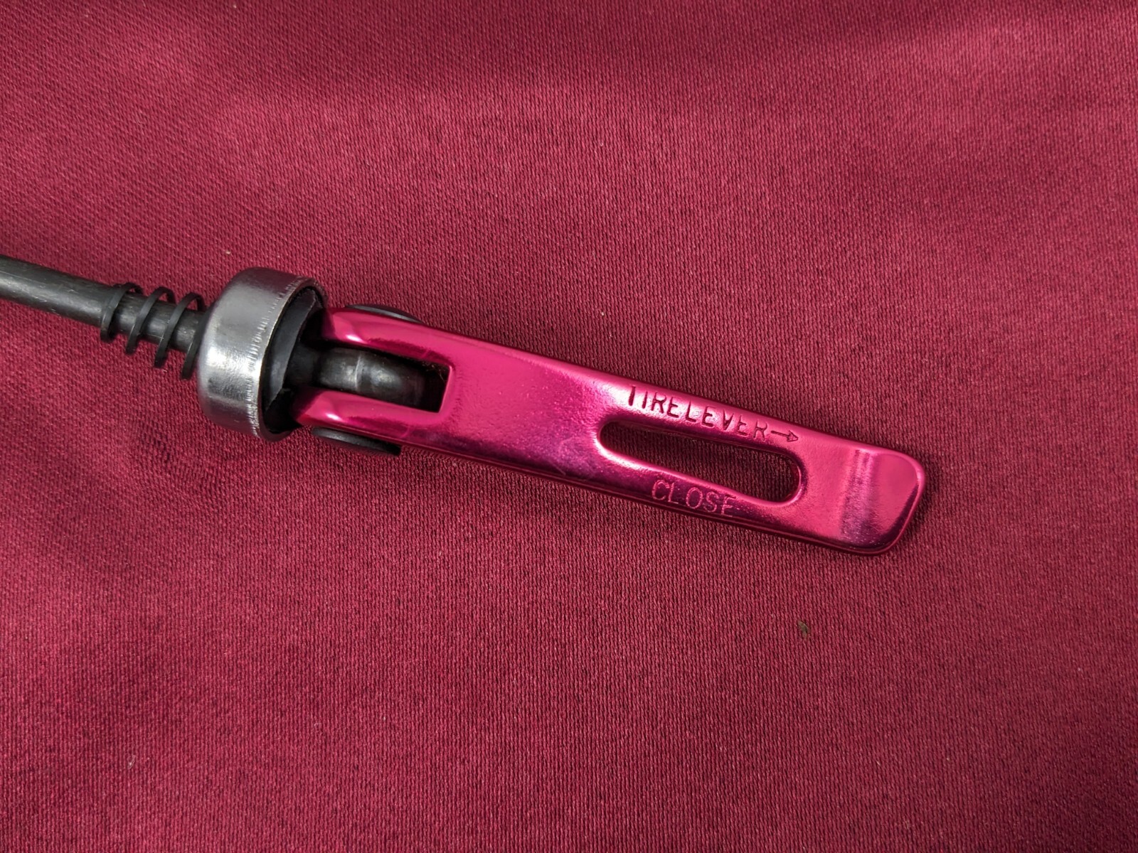 Unbranded REAR Quick Release Skewer 150mm Anodized Red Q31