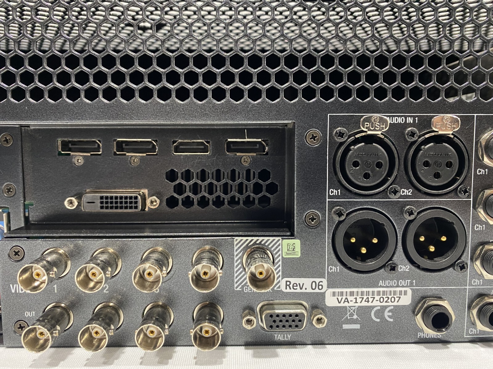 NewTek IP Series VMC1 Video Mix Engine