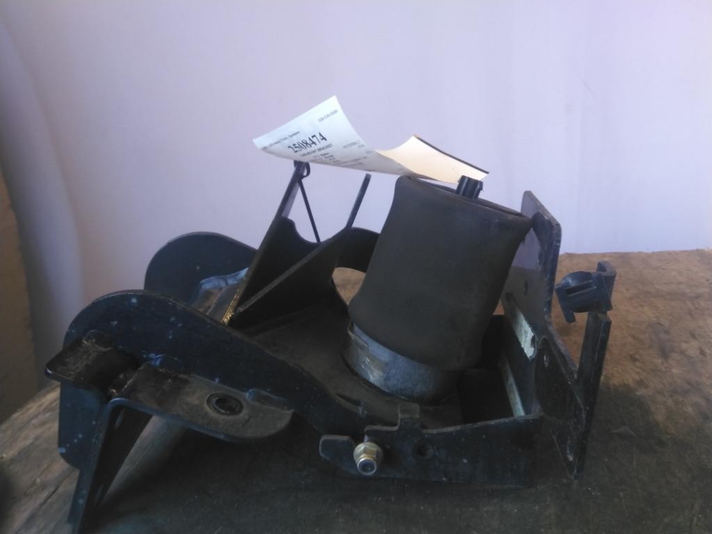 For 2015 PETERBILT 579 CAB MOUNT,BRACKET N/A ,  WA