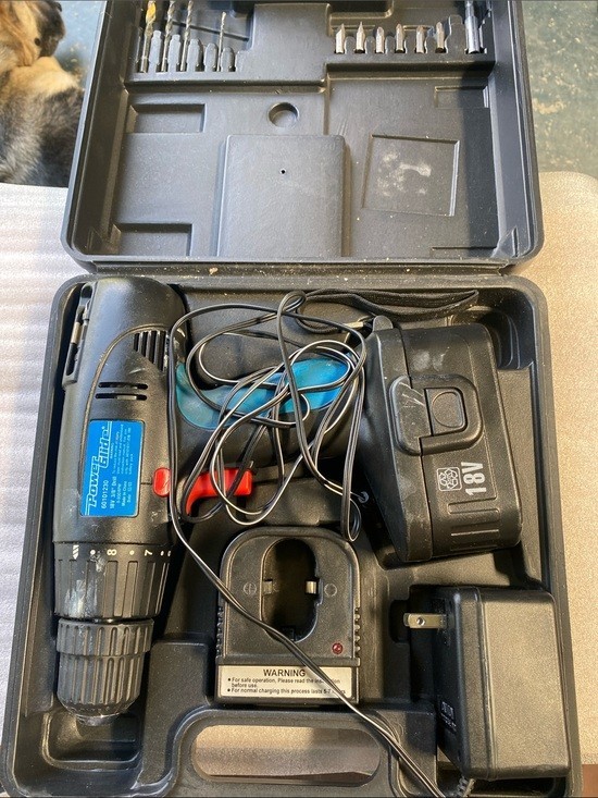 PowerGlide 18V Cordless Drill/Driver Kit (Model 60101230) W/Case Tested Works