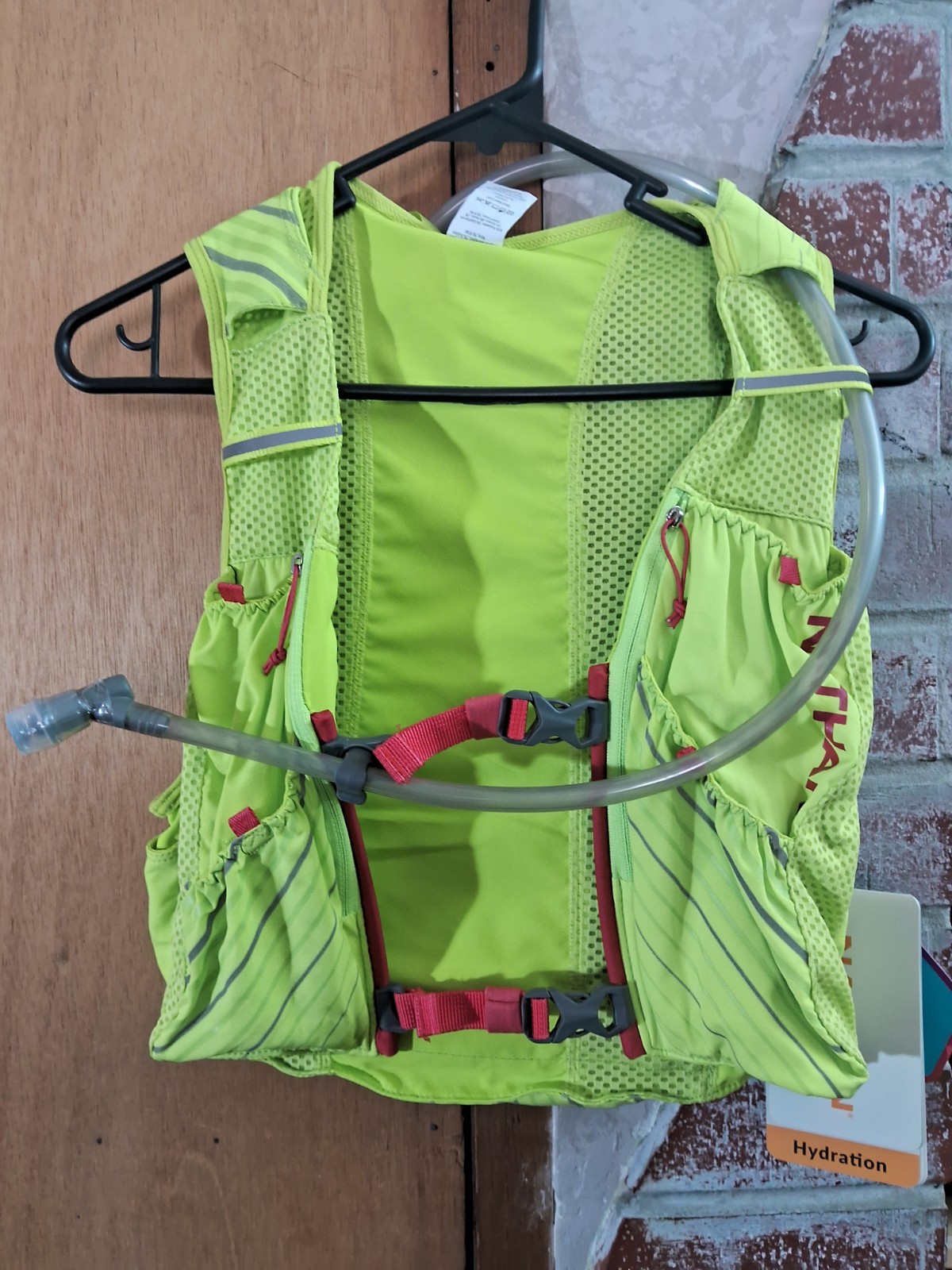 Nathan Women's Pinnacle Race Vest & 12L Hydration Pack with 1.6L Bladder, Sz XXS