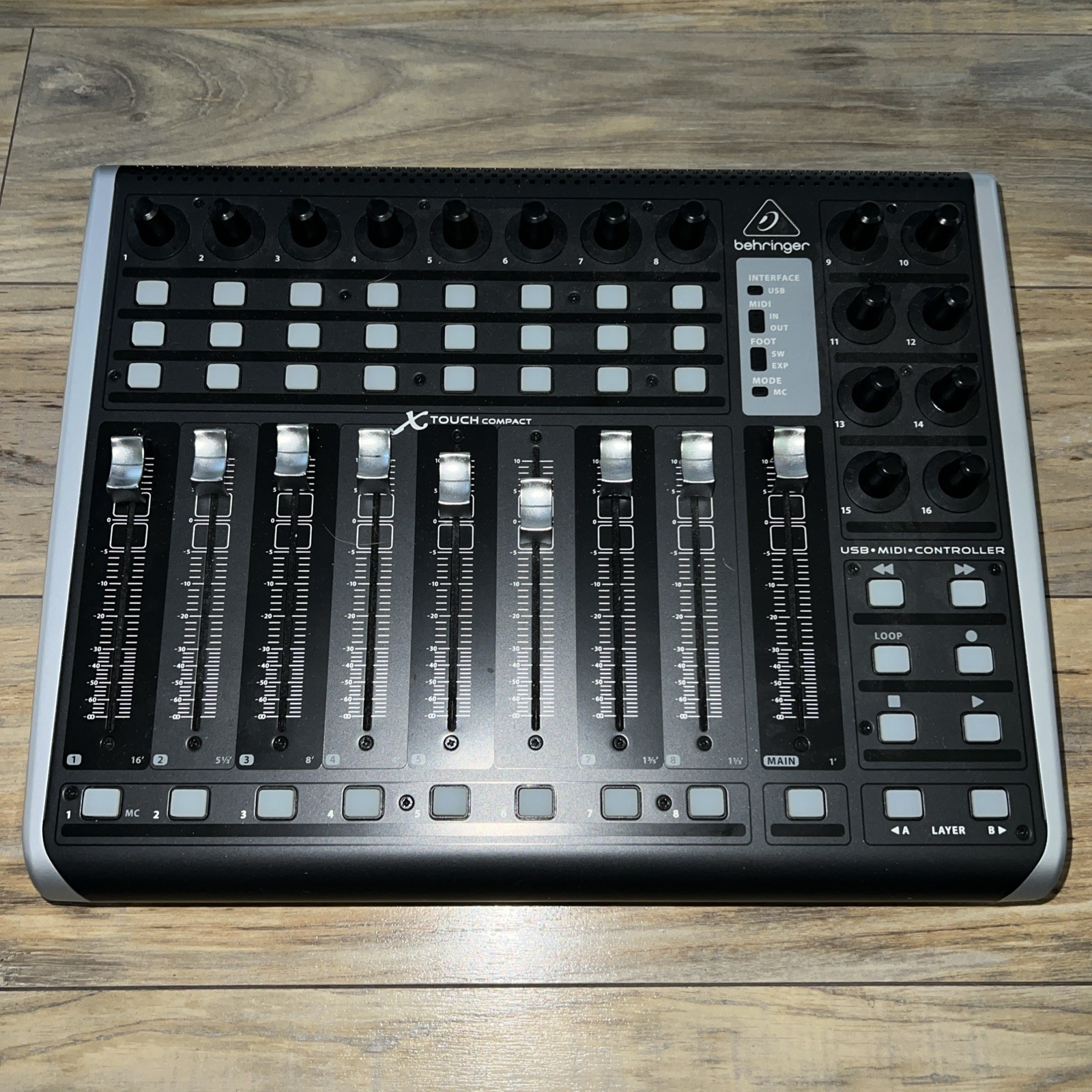 Behringer X-Touch Compact Universal Control Surface Music Recording Studio Mixer
