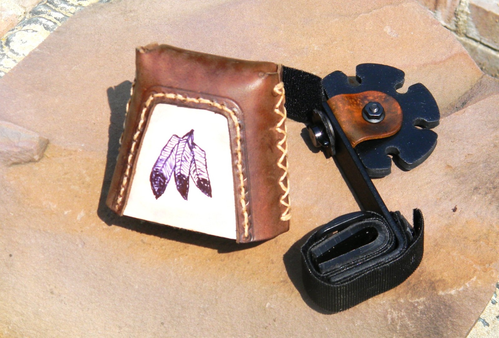 EFA 4 ARROW SEMINOLE X BOW QUIVER WITH 3 FEATHERS FRONT AND WING SETBACK FEATURE