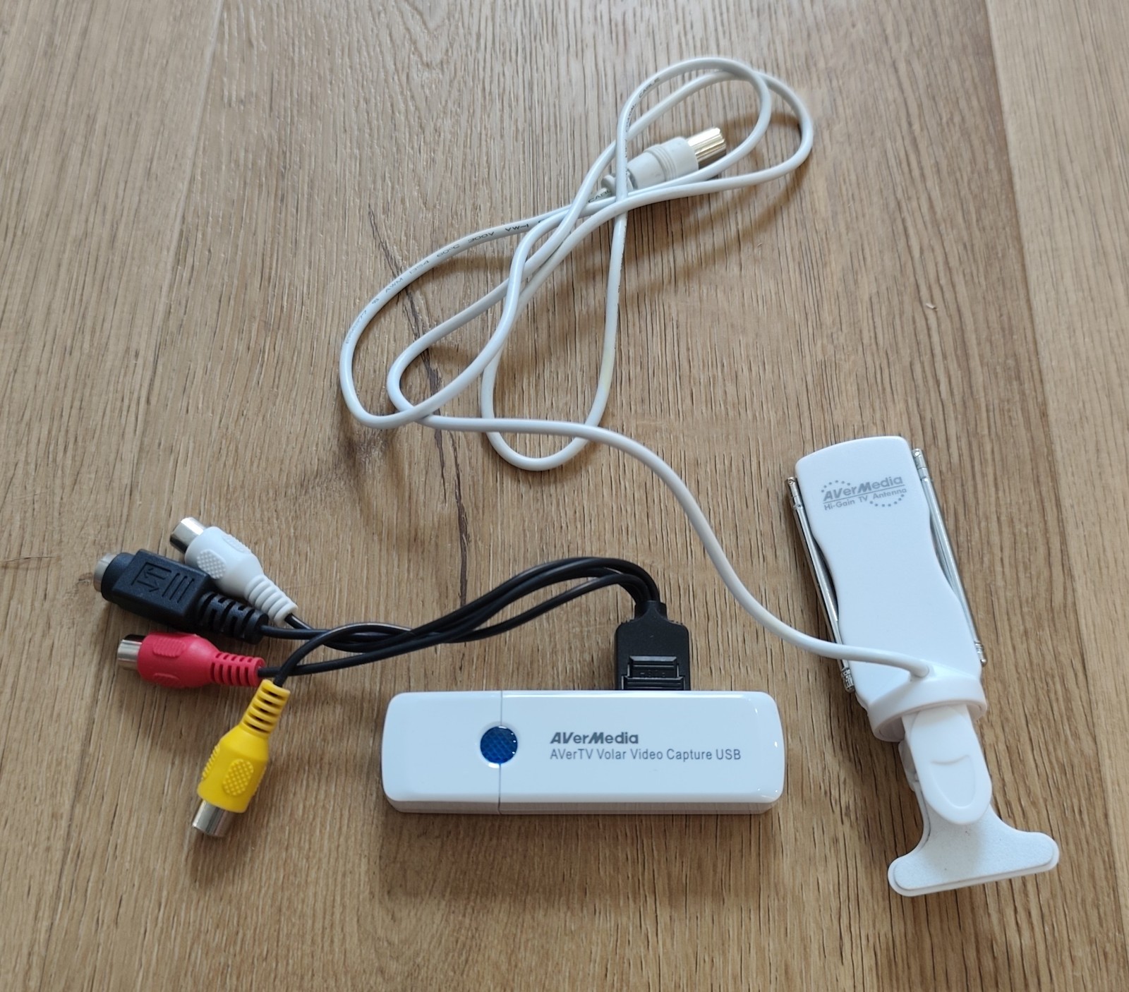 Avermedia AverTV Volar Video Capture USB (H830) + Antenna EXCELLENT CONDITION