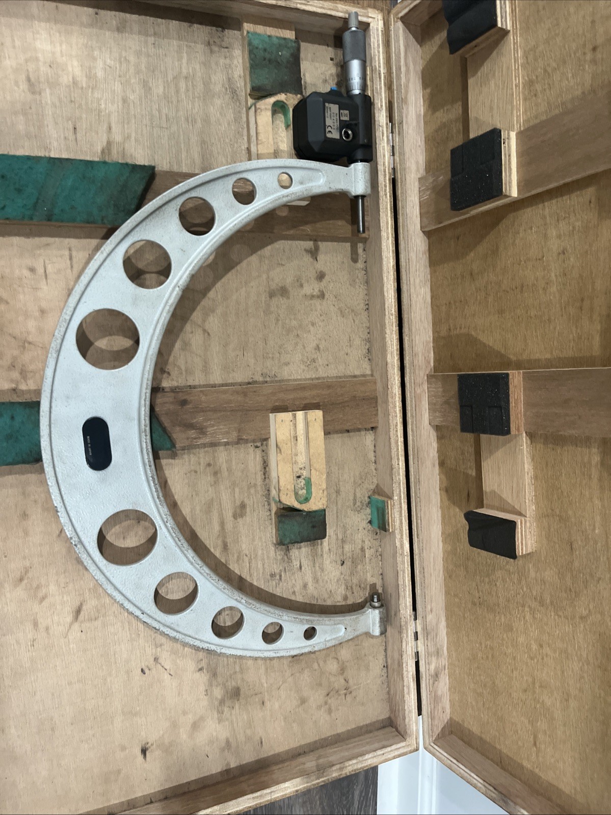 Mitutoyo 14”-15” Micrometer digital