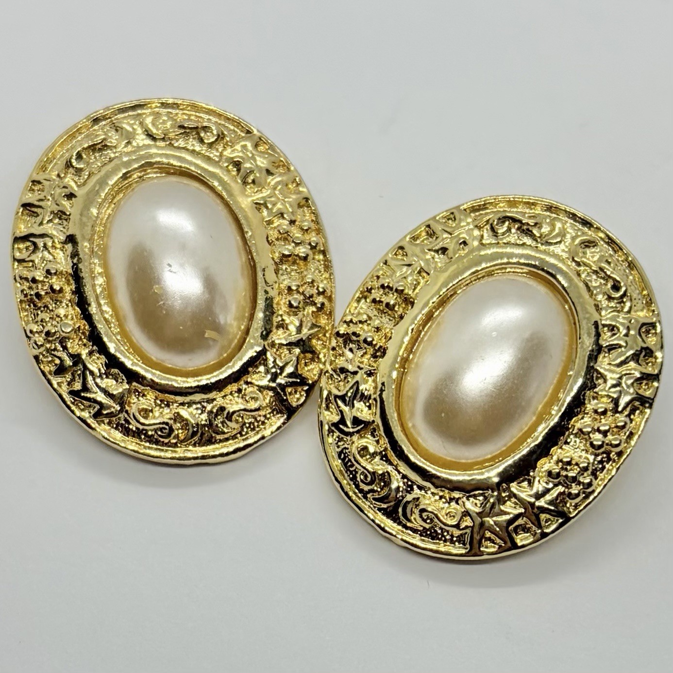 Vtg Big Faux Pearl Cabochon Leaves Berries Goldtone Oval Statement Earrings Clip