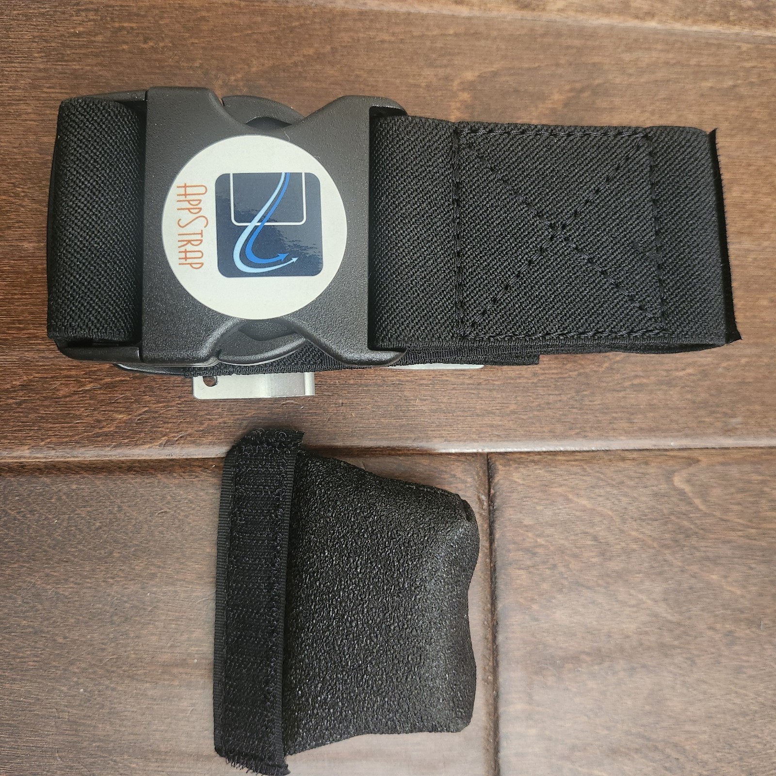 AppStrap Pilot Kneeboard – Fits iPad & Tablets